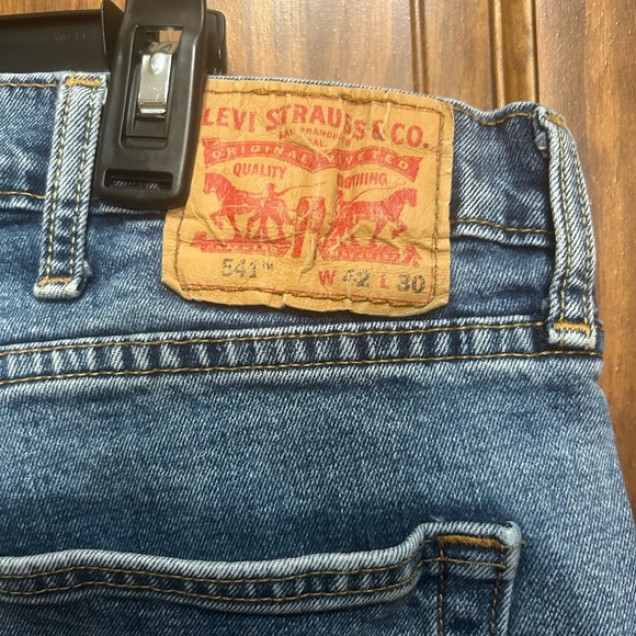 Levi’s 541 Jeans 42 x 30 (actual 42 x 29) - Picture 2 of 5